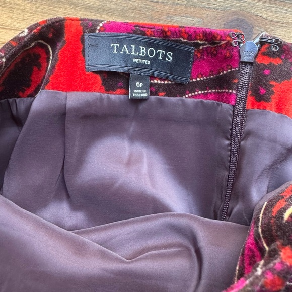 Talbots Red Black Paisley Velvet Knee Pencil Skirt - Picture 3 of 6